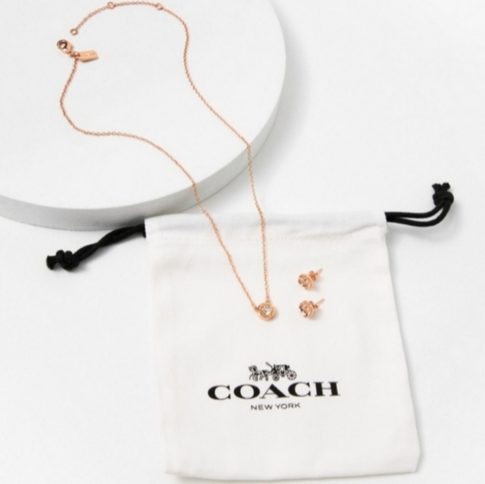 💜Coach Open Circle Necklace + Tea Rose Stud Set